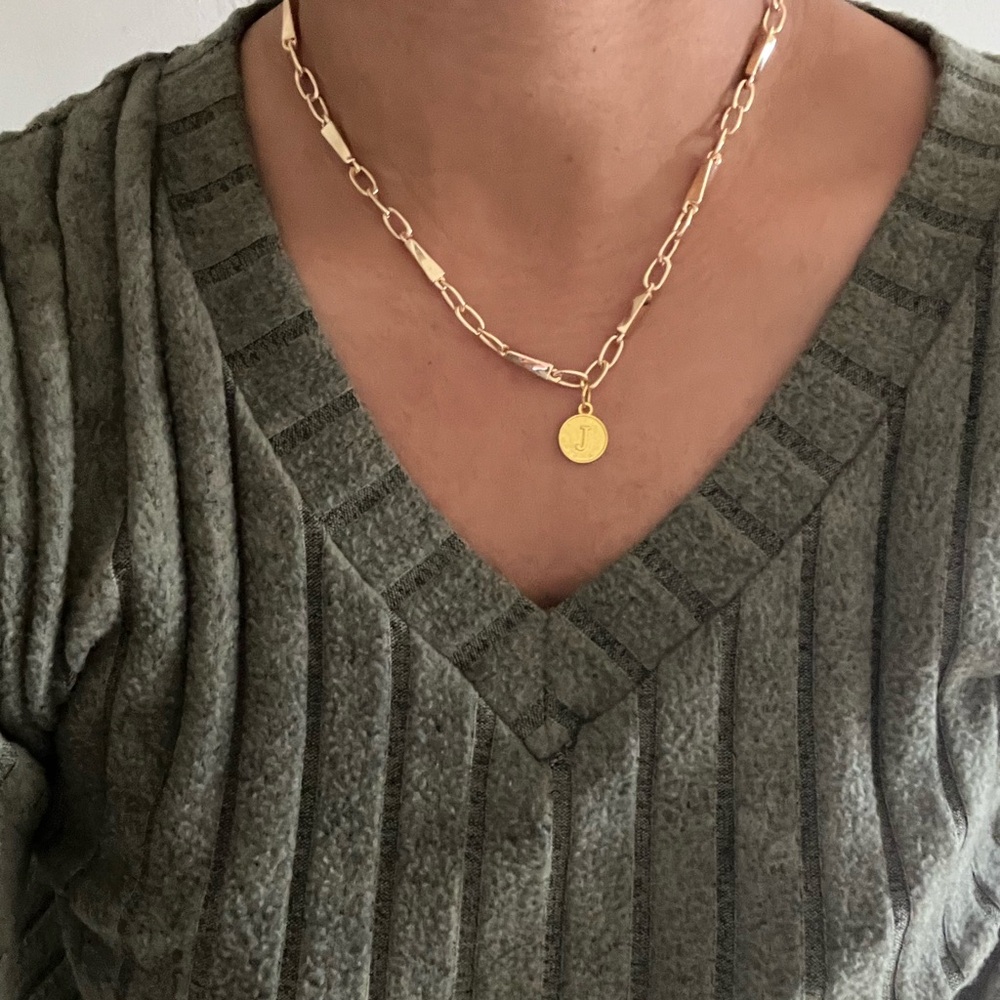 Gold Chain Necklace with Pendant